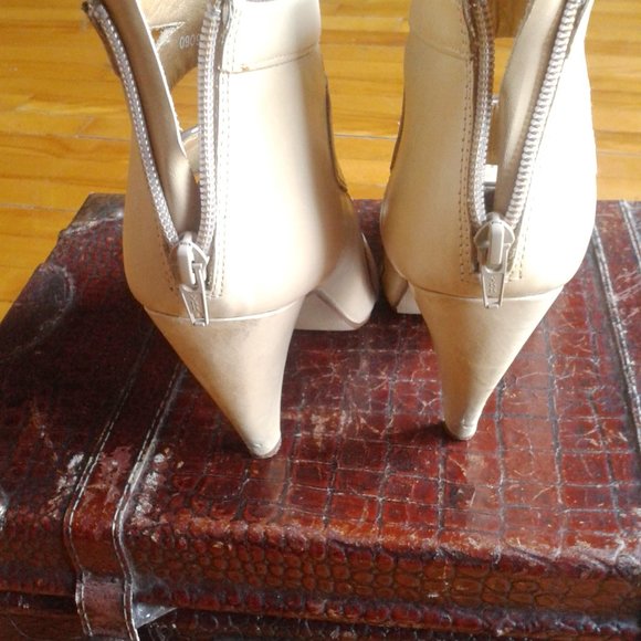 Beige High heel Seychelles peep toe bootie shoes - Picture 4 of 9